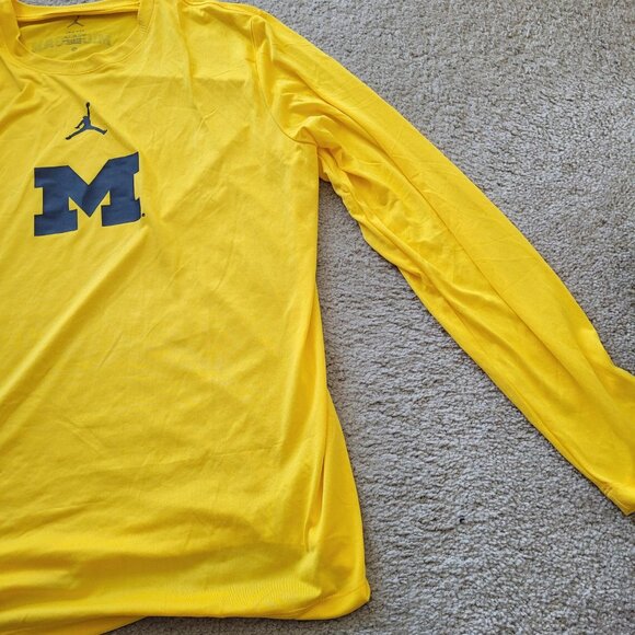 New Michigan Wolverines maize/yellow Jordan Dri-Fit long-sleeve size XL T-shirt - Picture 3 of 4